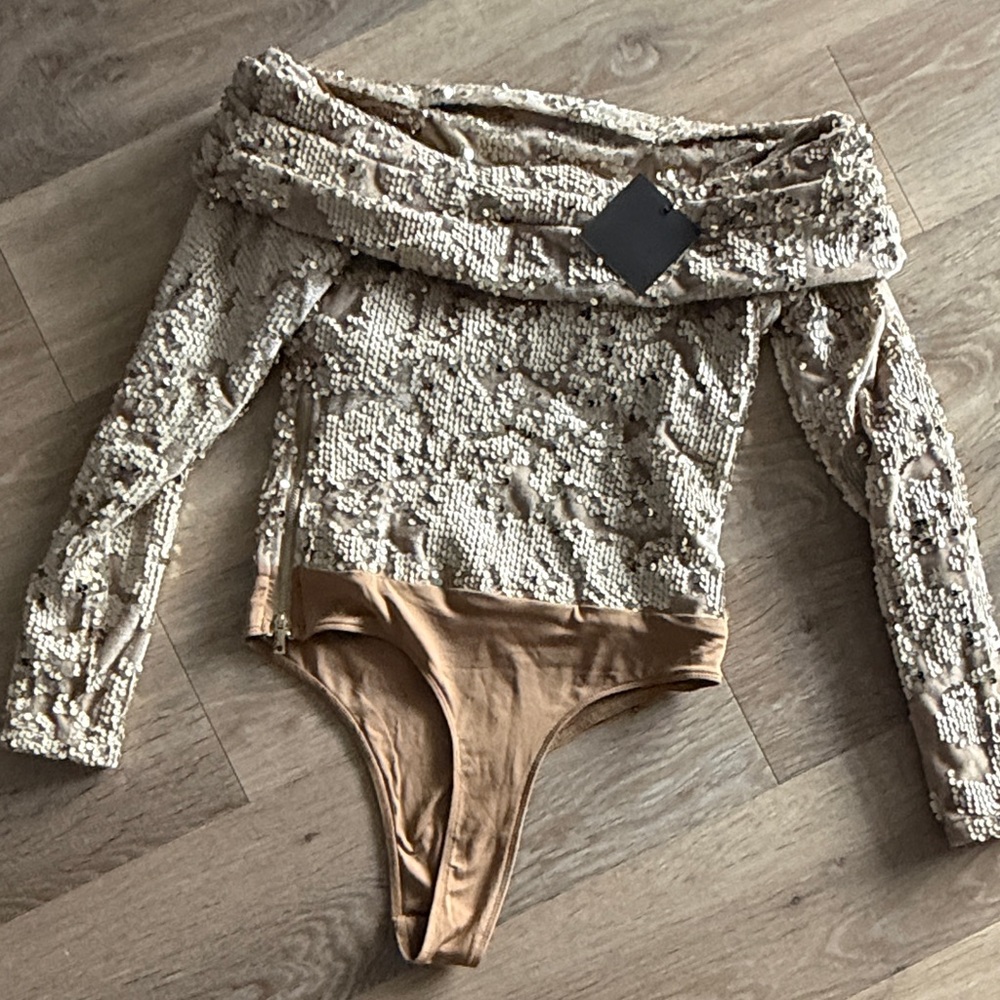 NWT JLUXLABEL Sequin Off-Shoulder Top and Pants Set - Picture 7 of 14